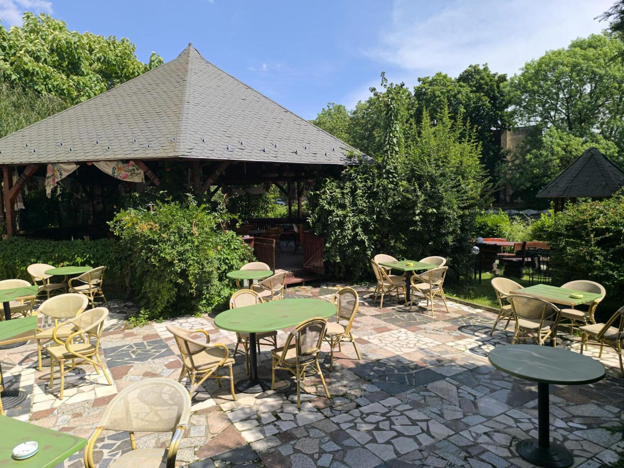 Hotel Carpati Бая-Маре Екстер'єр фото