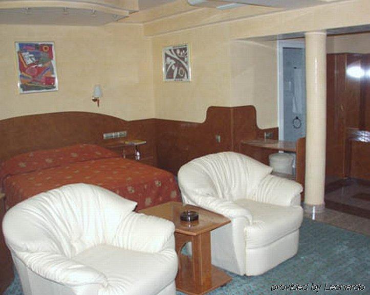 Hotel Carpati Бая-Маре Номер фото