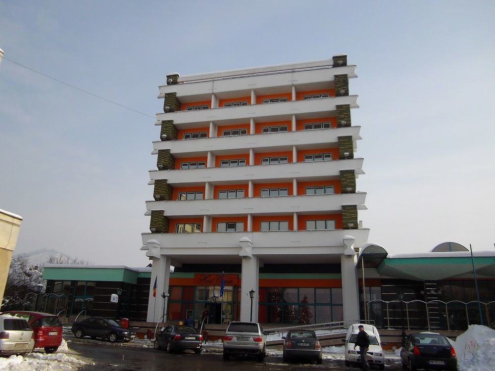 Hotel Carpati Бая-Маре Екстер'єр фото