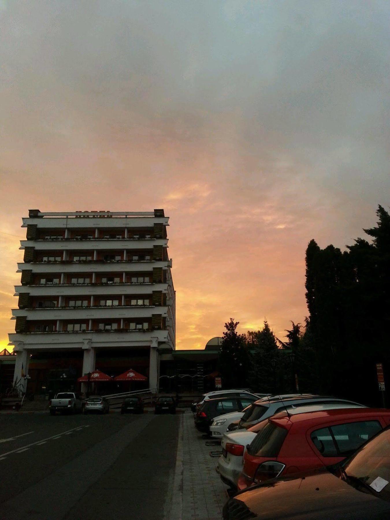 Hotel Carpati Бая-Маре Екстер'єр фото