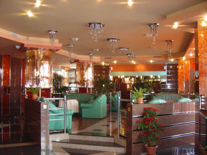 Hotel Carpati Бая-Маре Екстер'єр фото